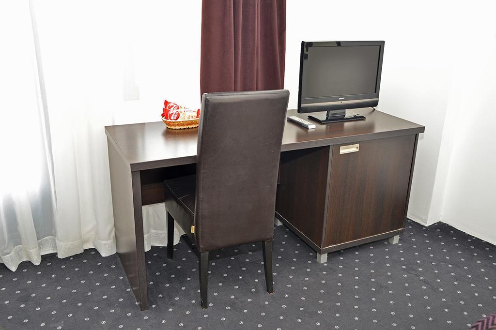 Guest House Amico Vranje Habitación foto